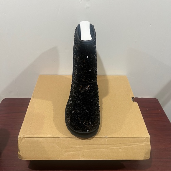 Ugg, Classic Short Chunky Sequin, 1130650, Black - Picture 3 of 12